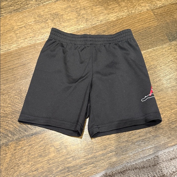 Nike Shorts - Picture 1 of 3